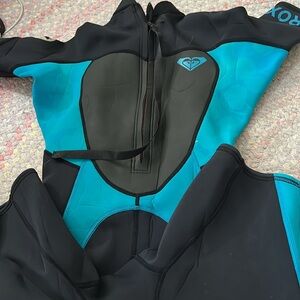 ROXY ERJW103024 8/36 Wet Suit - worn once